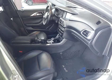 2017 Infiniti Qx30 Premium z USA, uszkodzony, nr VIN SJKCH5CP9HA019161